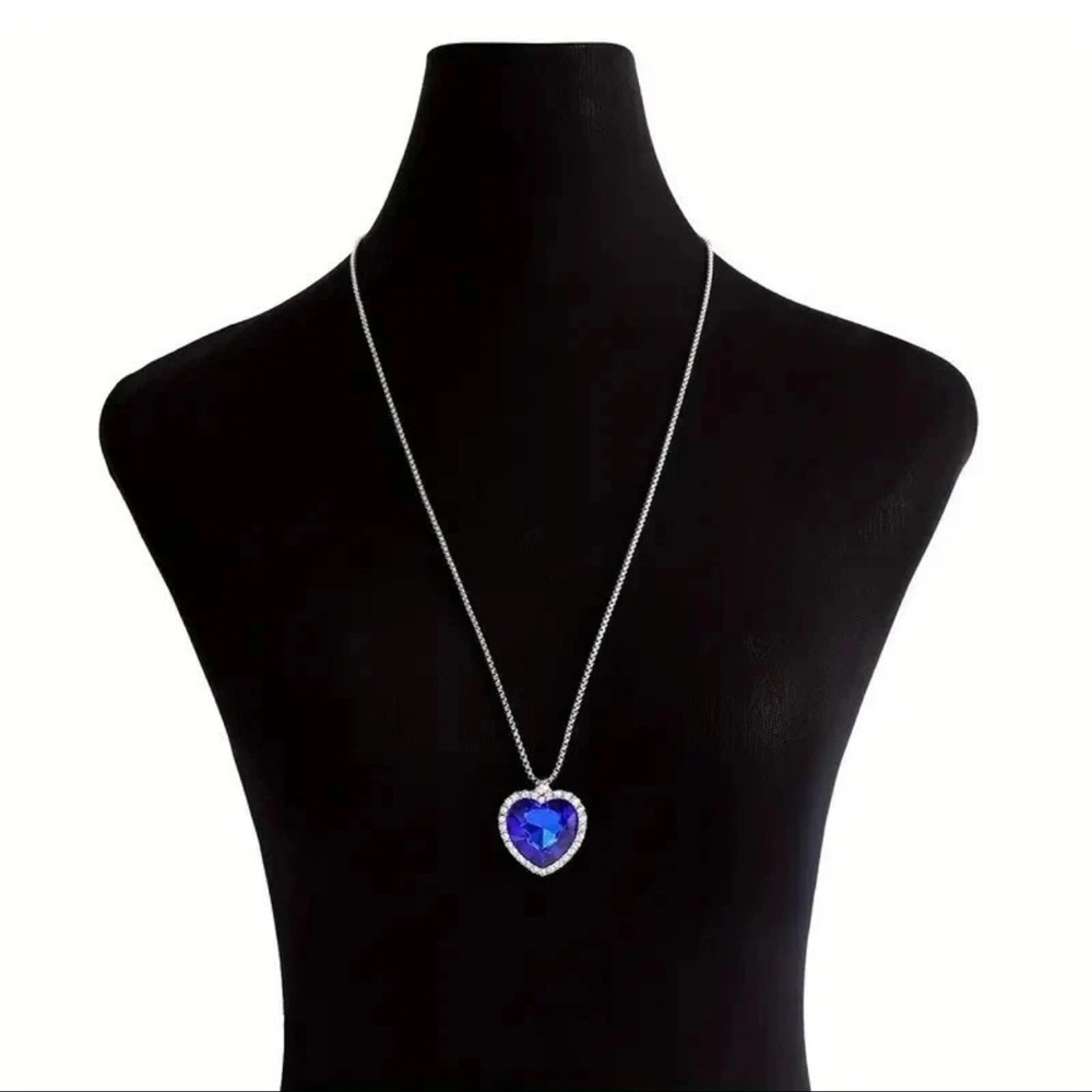 Titanic Heart of the Ocean Pendant nostalgic Movie gifts for her - Picture 7 of 7